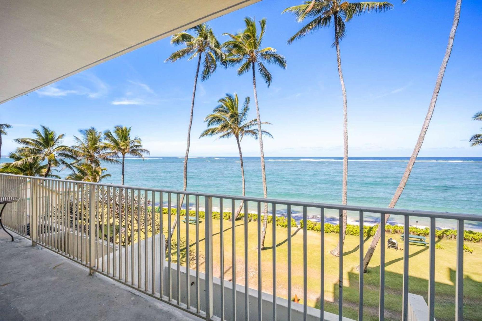 Beautiful Beachfront Condo Laie Екстериор снимка