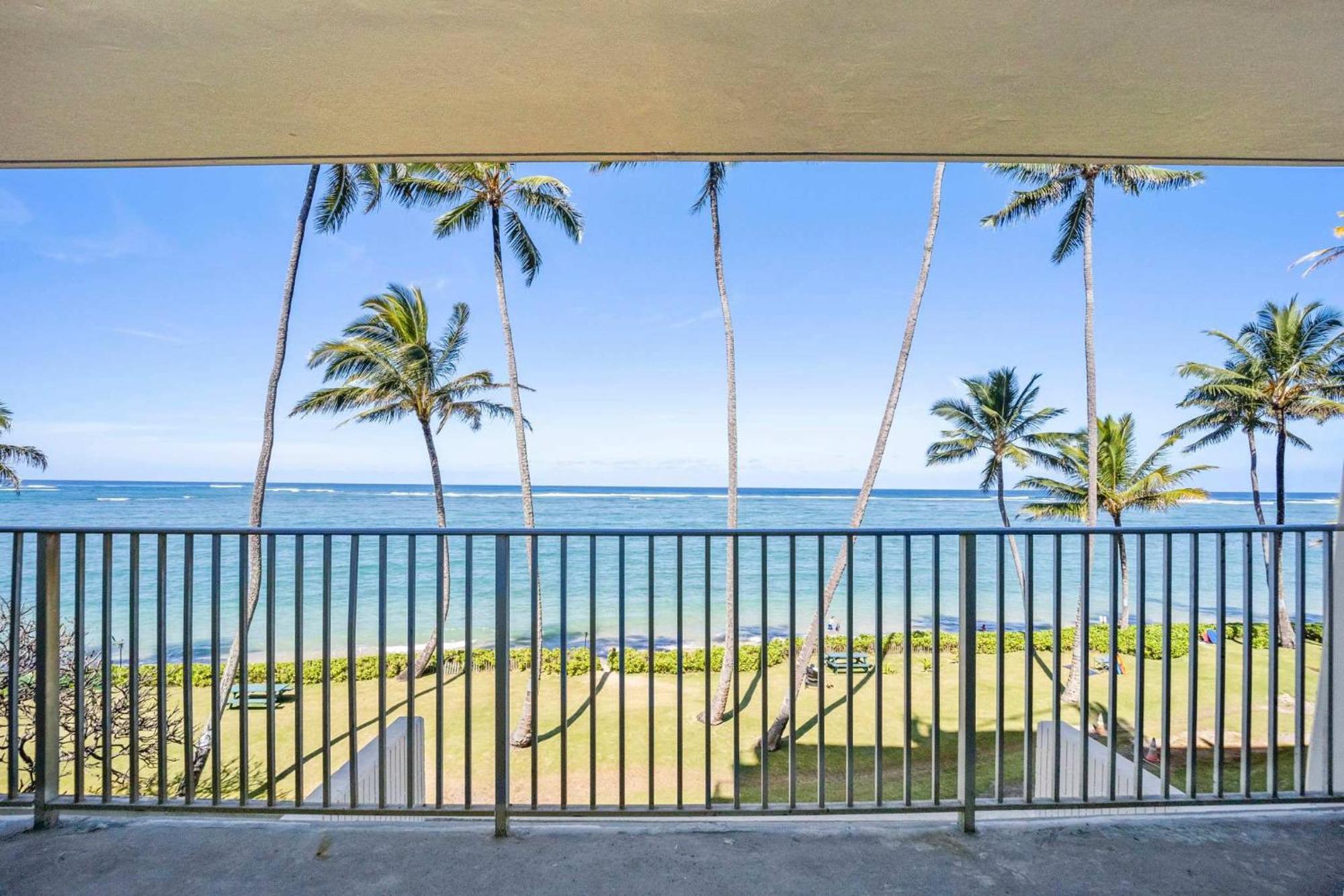 Beautiful Beachfront Condo Laie Екстериор снимка